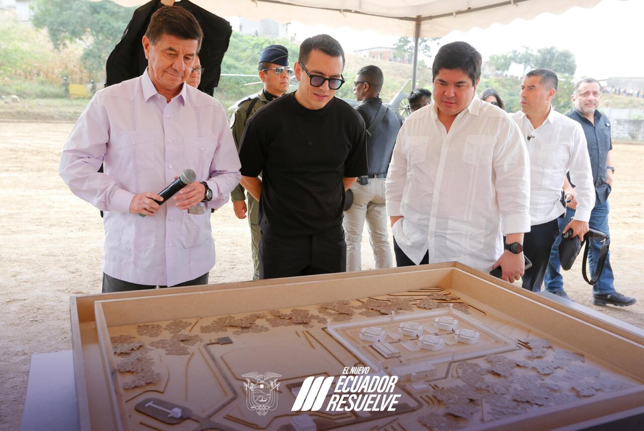 Daniel Noboa acudió al lugar donde será construida la Carcel del Encuentro Espacio que contará con tecnología de vanguardia, pabellones de máxima seguridad y capacidad para 800 personas.