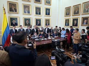 Gobierno radica reforma política ante la Cámara de Representantes.