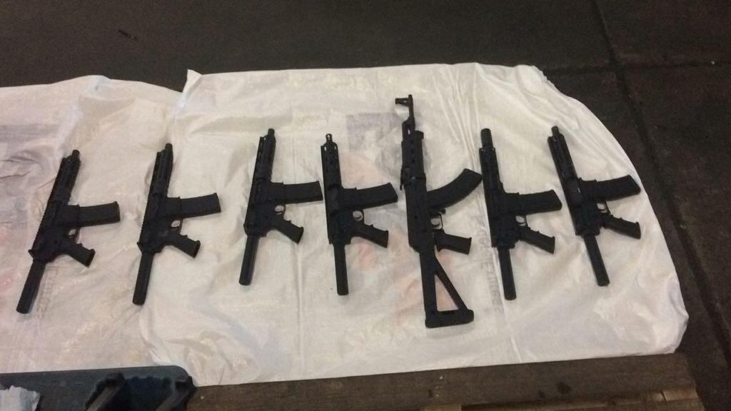 Captura de alias Mostro y las armas que presuntamente traficaba para el Clan del Golfo, desde los Estados Unidos.