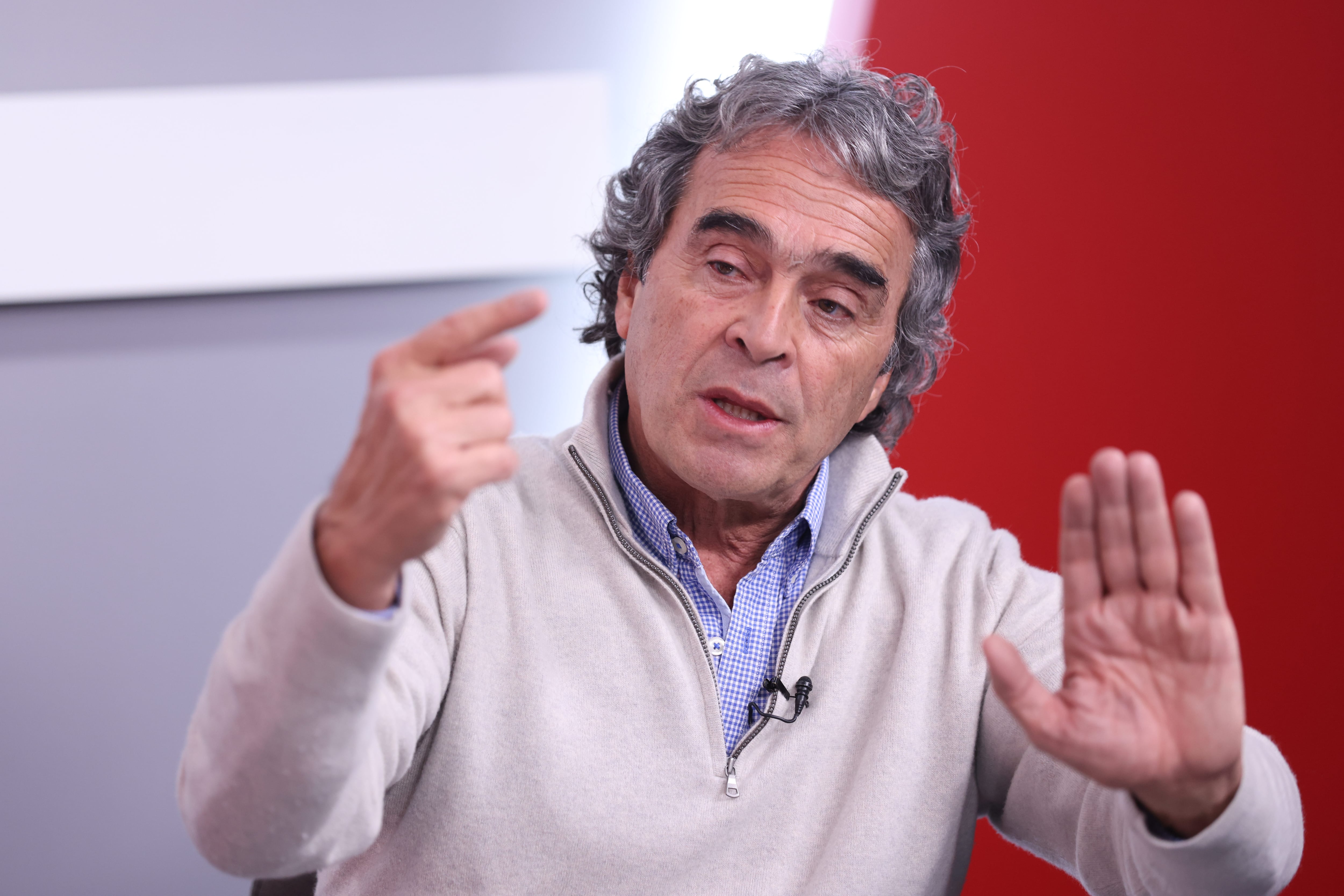 Vicky Davila entrevistará en vivo a Sergio Fajardo
Domingo 3 mayo 2026