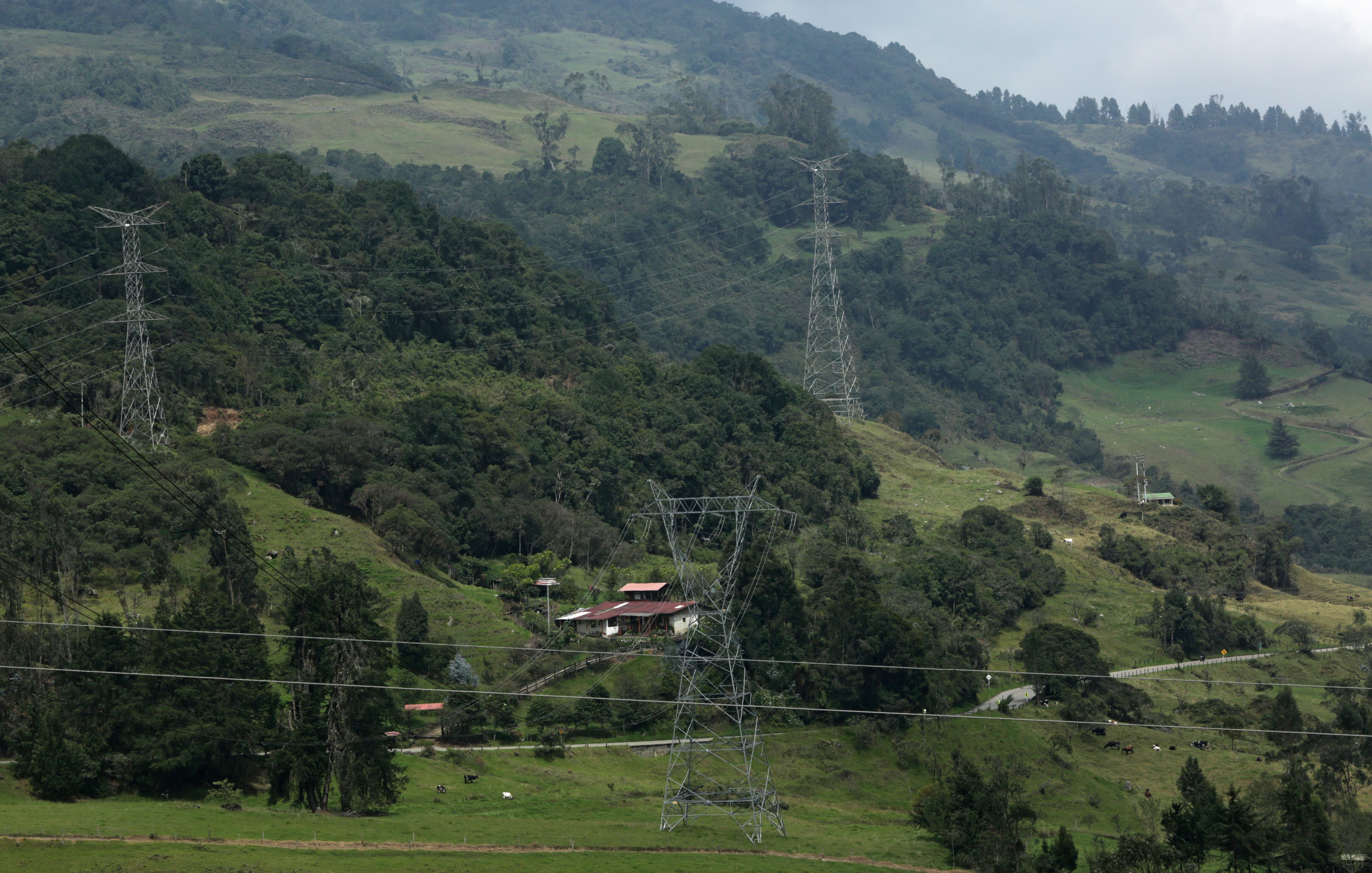 línea de transmisión eléctrica
 torres de alta tensión
Cundinamarca abril 3 del 2024
Foto Guillermo Torres Reina / Semana