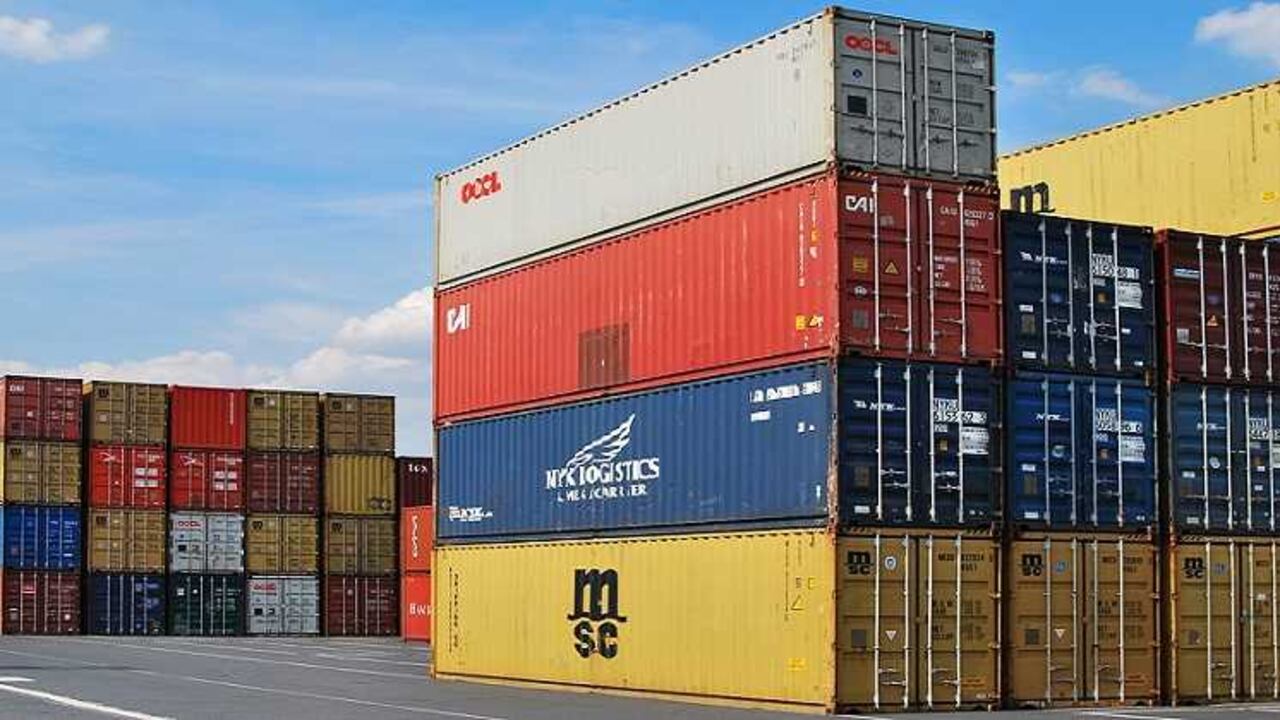 Las importaciones con la mayor disminución se dieron en el sector de los combustibles e industrias extractivas, se presentó una disminución de 31,6%.