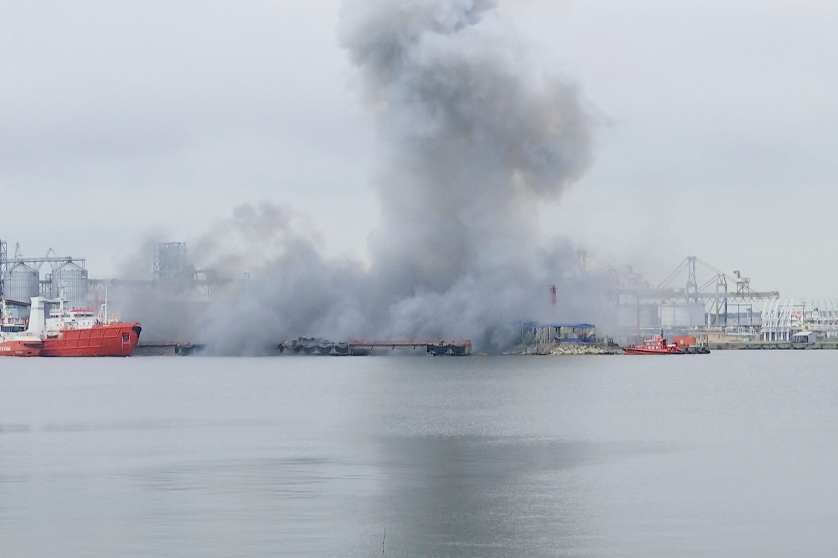 Explosión de un dron en el puerto de Constanza, Rumania, el viernes 5 de junio de 2026.