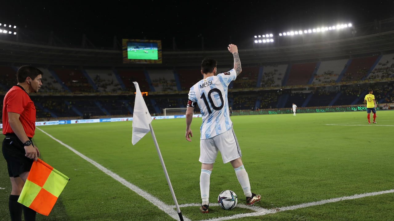 Argentina's Lionel Messi prepares to take a corner kick during a qualifying soccer match against Colombia for the FIFA World Cup Qatar 2022 at the Metropolitano stadium in Barranquilla, Colombia, Tuesday, June 8, 2021. (AP Photo/Fernando Vergara)