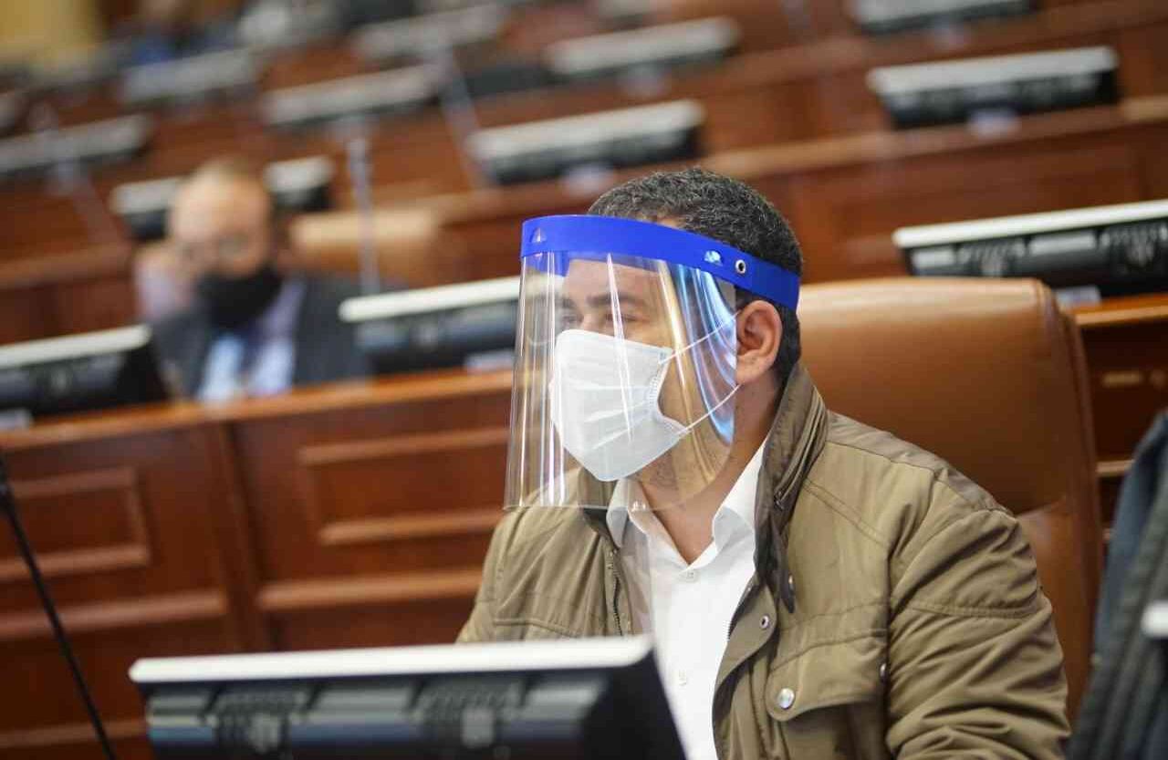 El expresidente de la Cámara, Alejandro Chacón, asistió con doble protección/ Foto: Cámara de Representantes