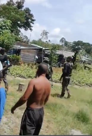 El ataque se presentó frente a niños.