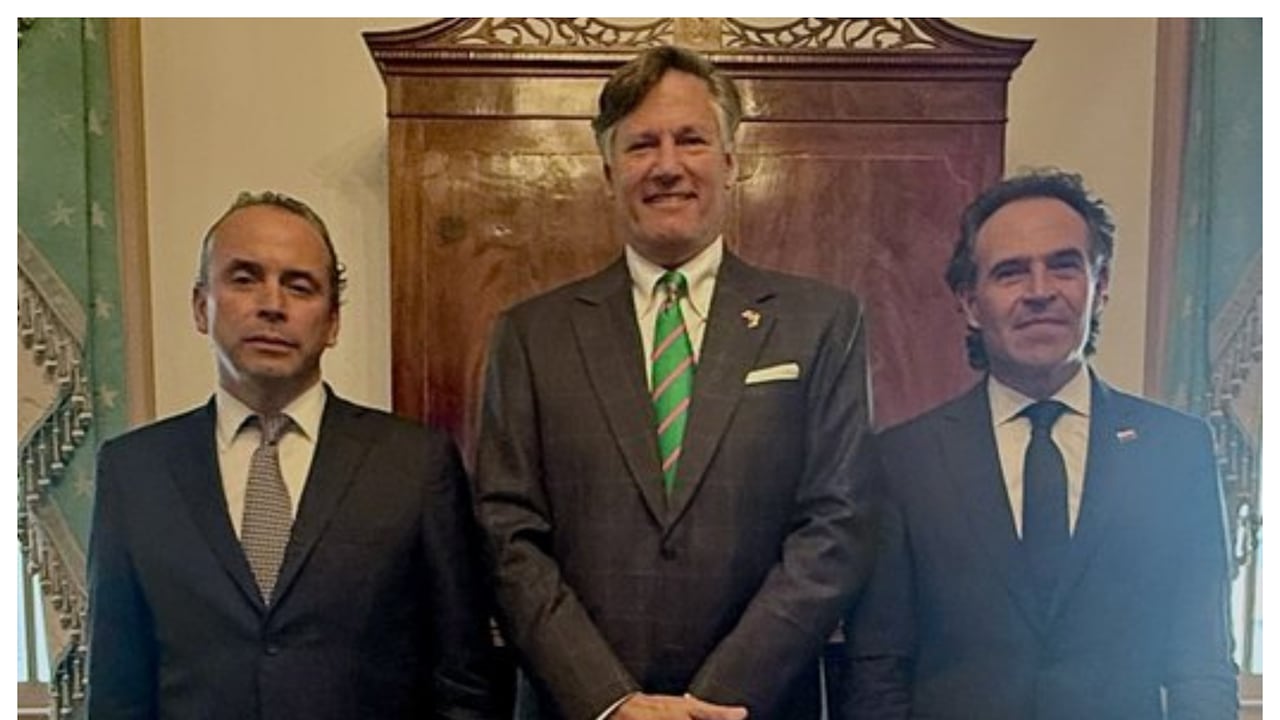 Alejandro Eder, alcalde de Cali, y Federico Gutiérrez, alcalde de Medellín, reunidos con Christopher Landau, subsecretario de Estado de Estados Unidos.
