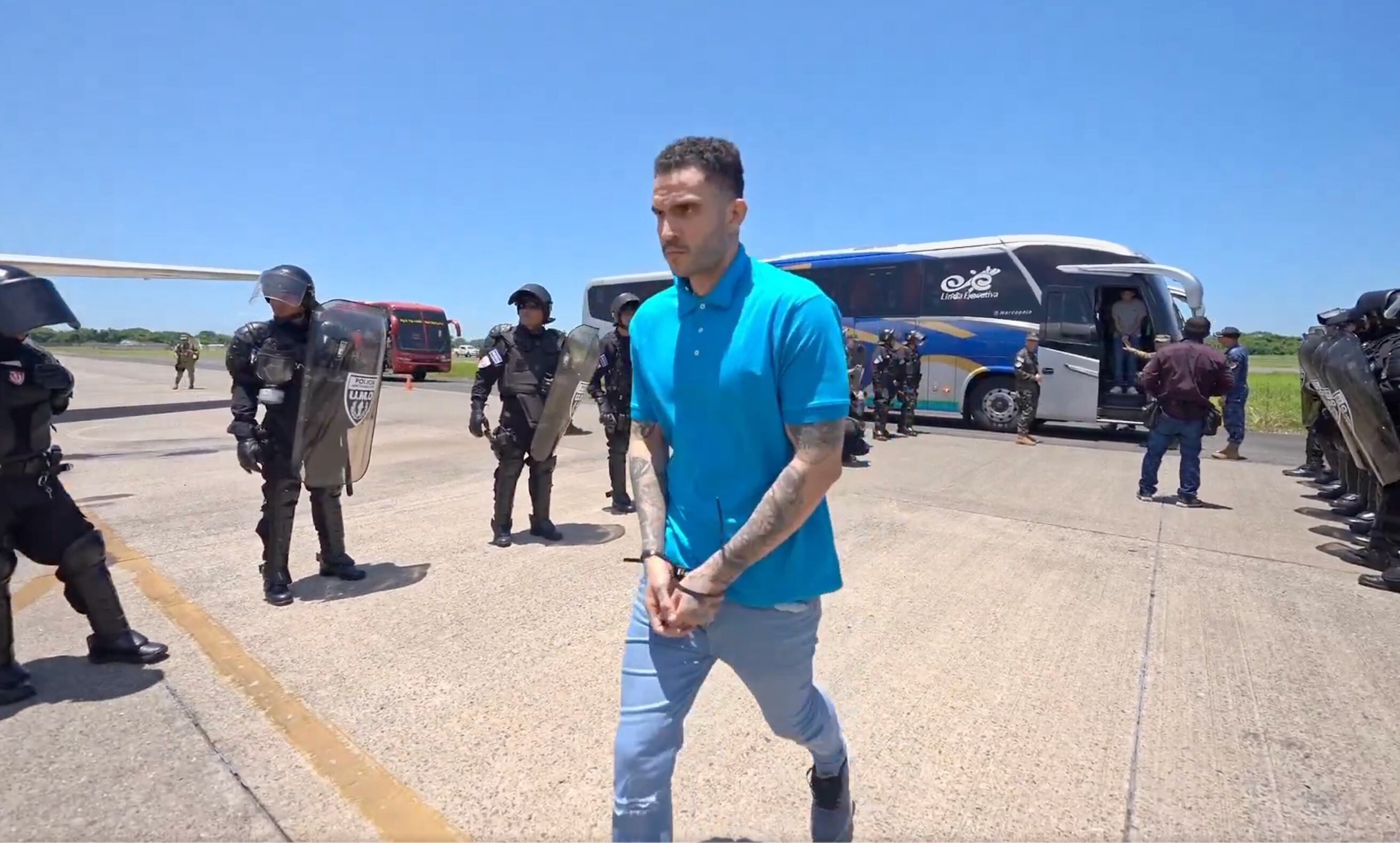 El hombre se mostró "saludable" antes de subir al avión que lo llevaría a Venezuela