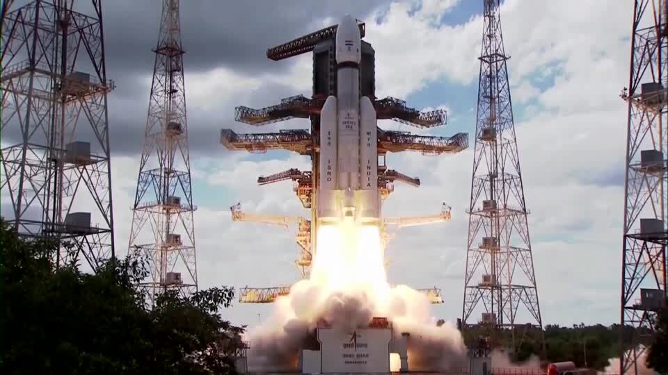 Despegue de la nave espacial en India