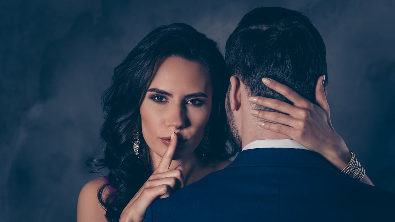 Detectar si alguien gusta de usted en secreto no siempre es fácil.