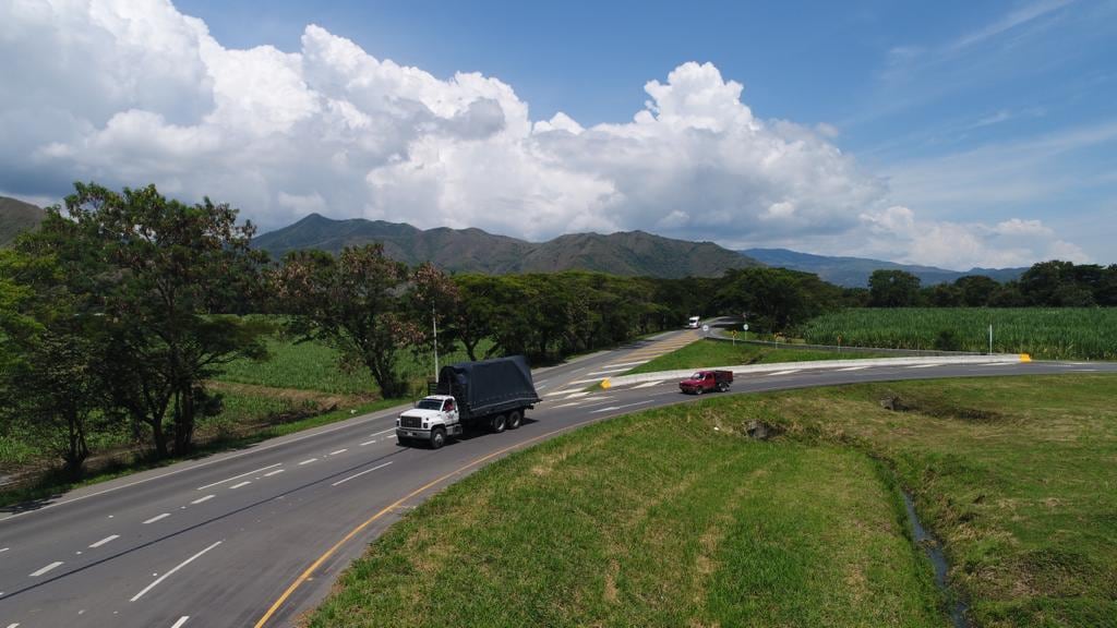 Arrancaron las obras de la nueva malla vial en el vial del Valle.