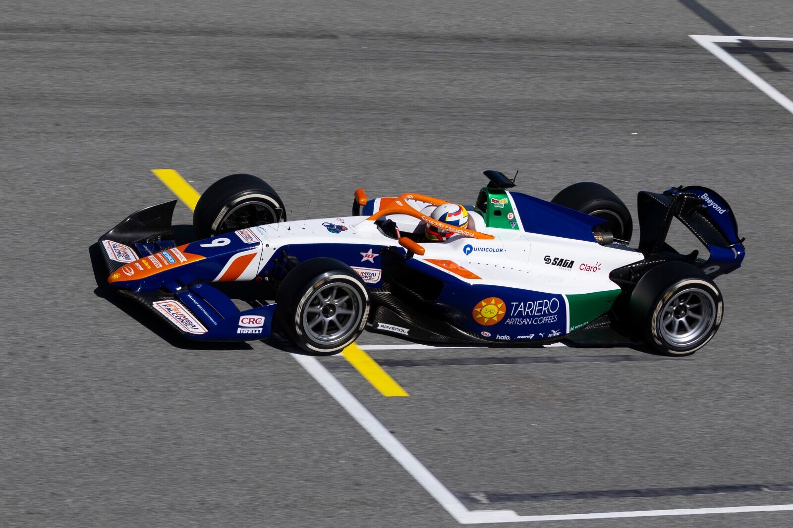 Sebastián Montoya abordo de su monoplaza en el Gran Premio de España 2025.