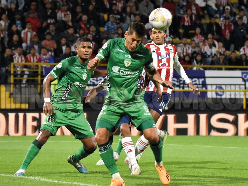 Equidad vs Junior fue suspendido por falta de garantías.