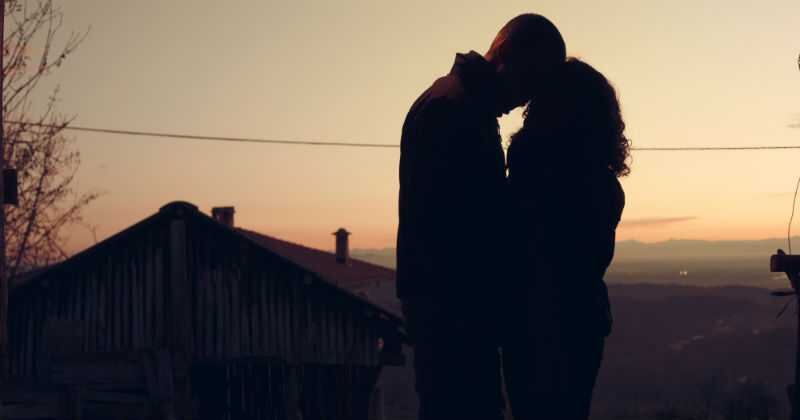 La oración tiene mucho poder para atraer el amor.