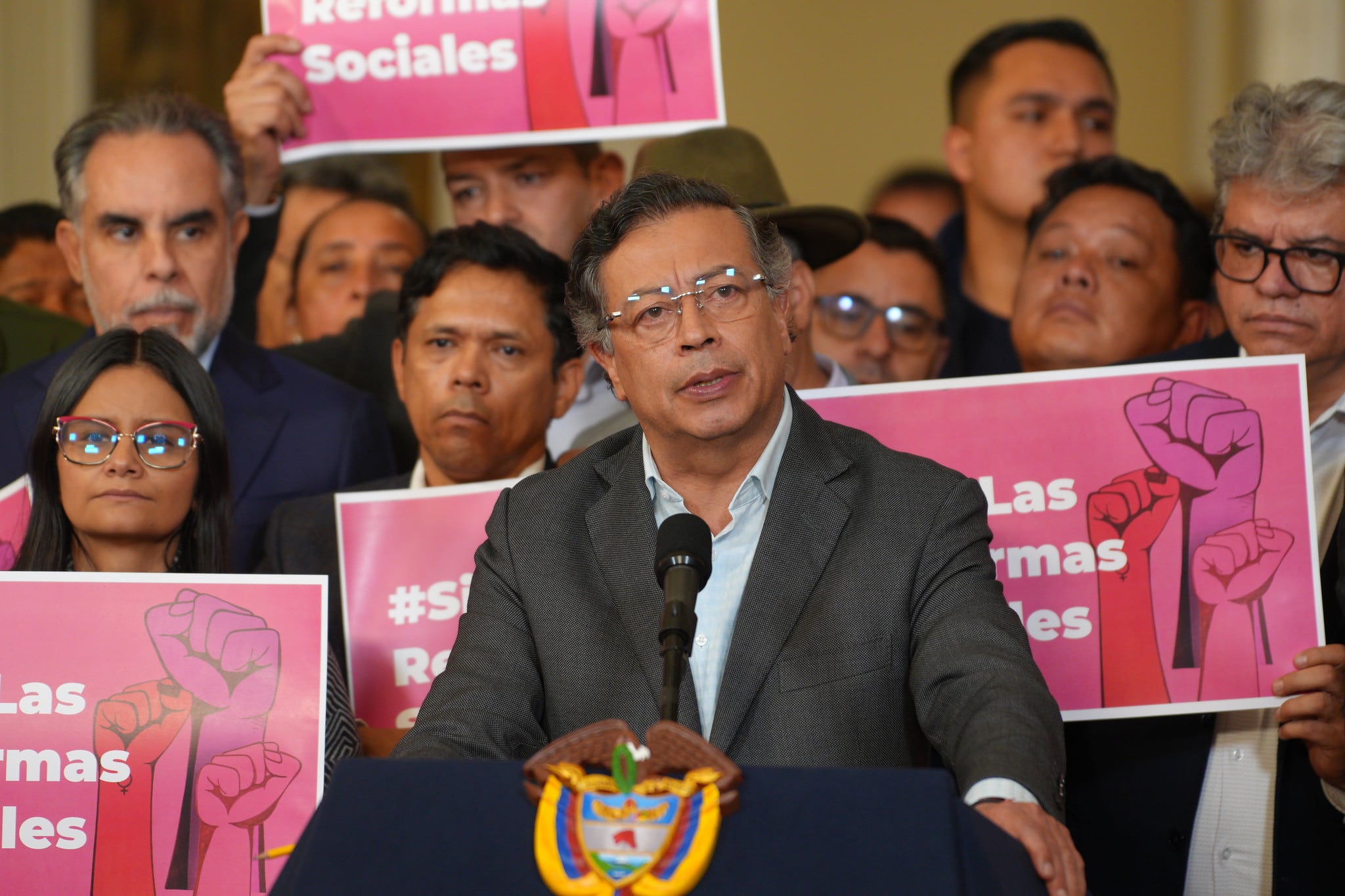 El presidente, Gustavo Petro, anunciando su intención de llevar a las urnas sus proyectos de ley, en anuncio hecho en la Casa de Nariño, en Bogotá