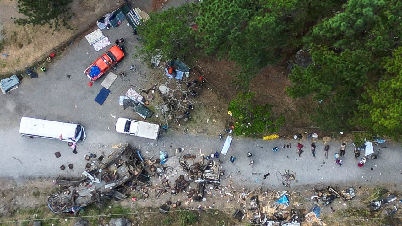 Las autoridades han indicado que siguen buscando la causa que llevó al accidente.