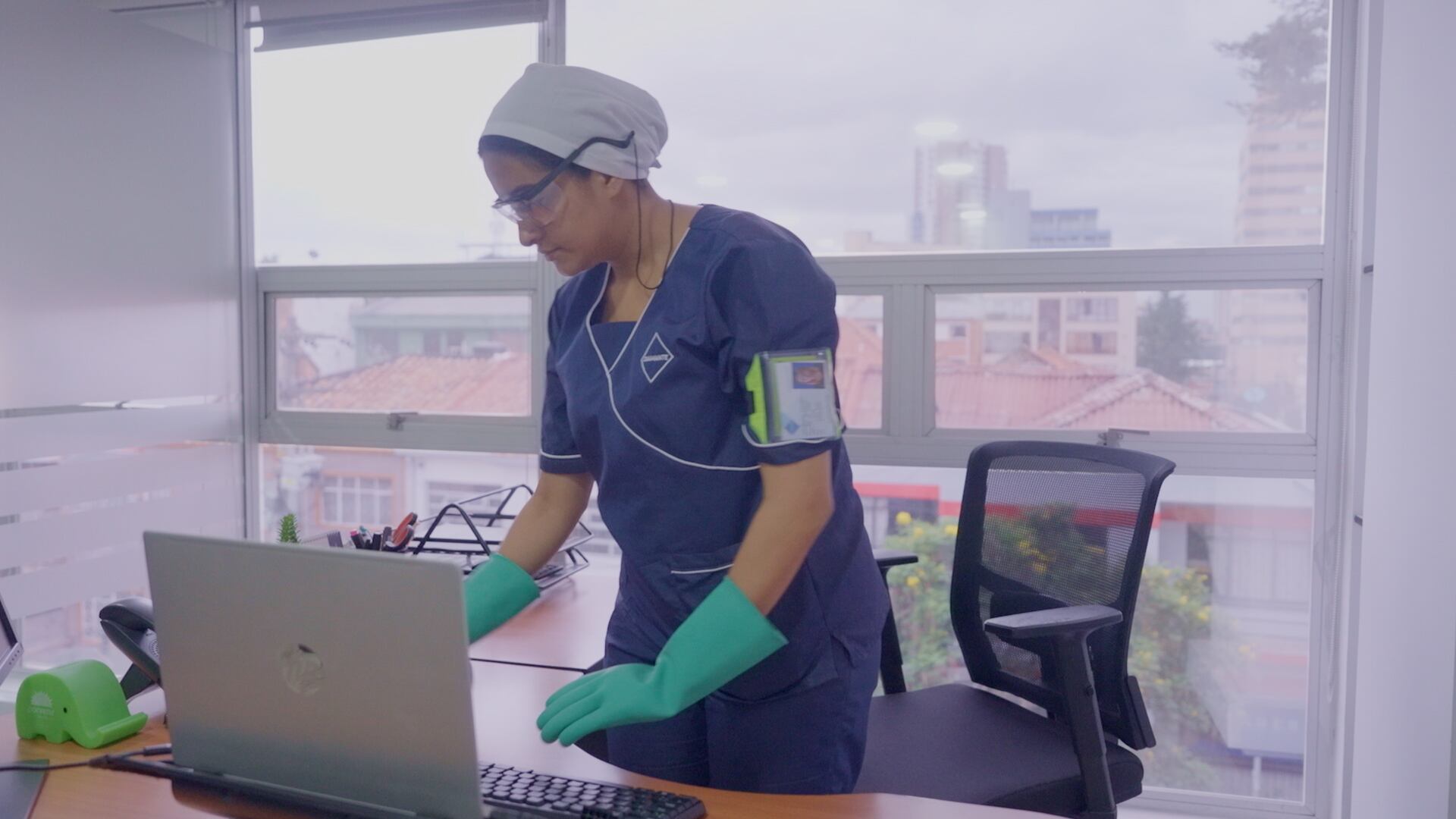 Paola Oriana Cantillo Rodríguez se desempeña en el área de servicios generales de El Diamante.