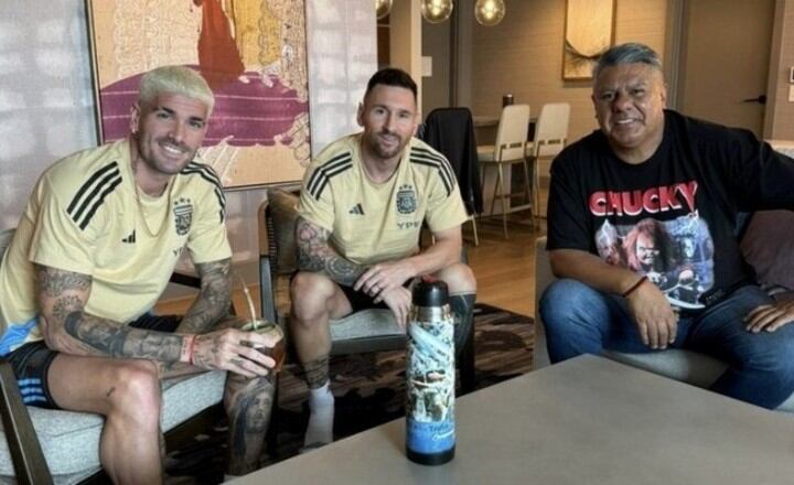 Misma foto de los tres personajes, previo a la final de la Copa América 2024 que Argentina le ganó a Colombia.