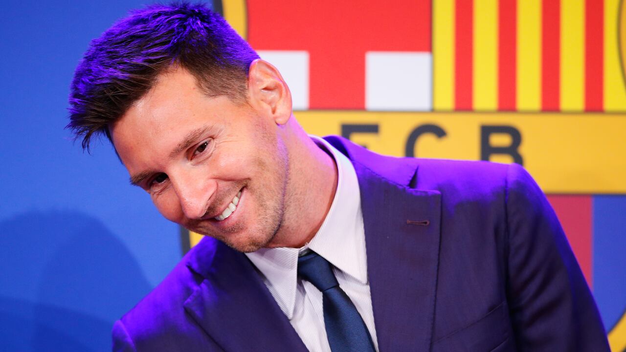 Lionel Messi despidiéndose de FC Barcelona