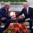 El presidente Joe Biden se reúne con el presidente electo Donald Trump en la Oficina Oval de la Casa Blanca, en Washington el miércoles 13 de noviembre de 2024.
