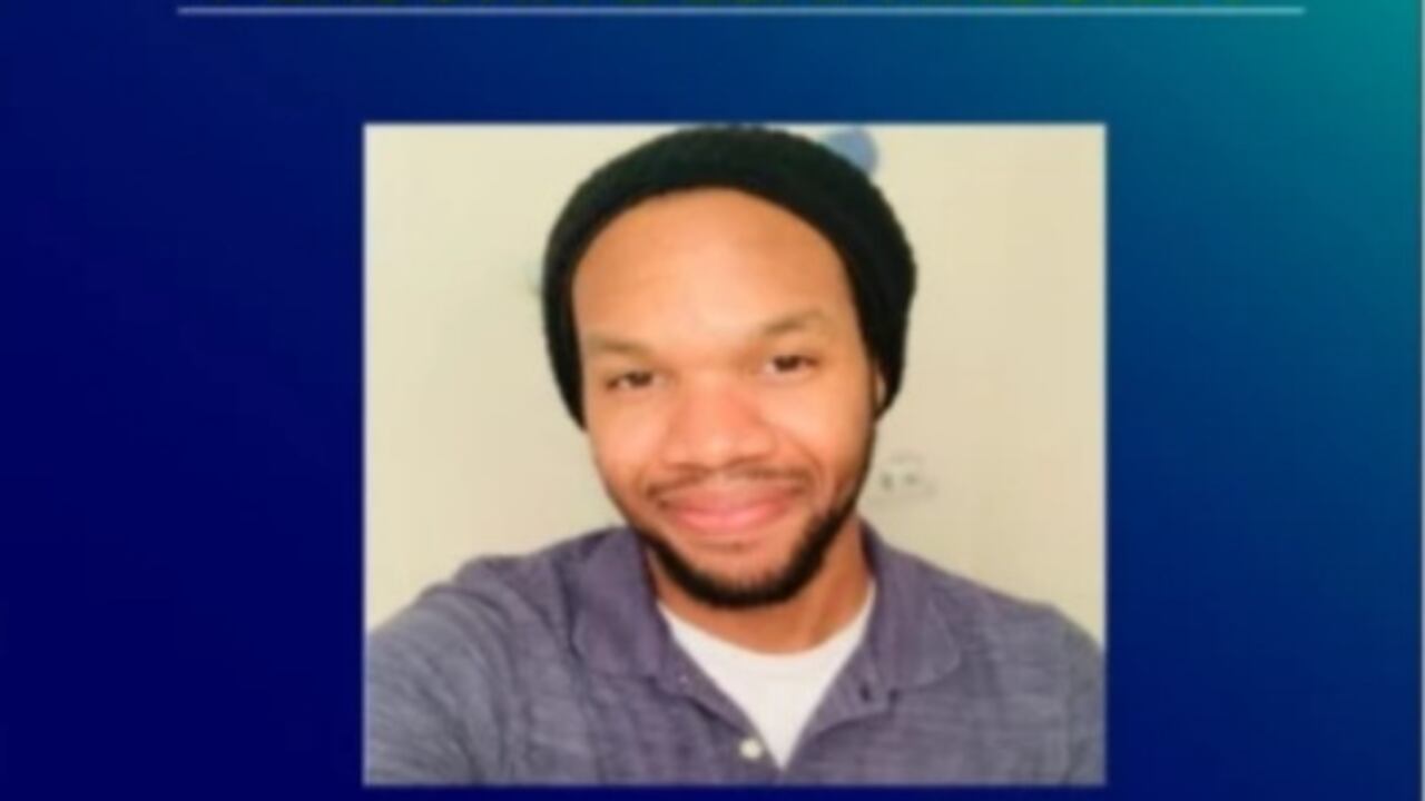 La víctima responde al nombre de Abraham Coakley.