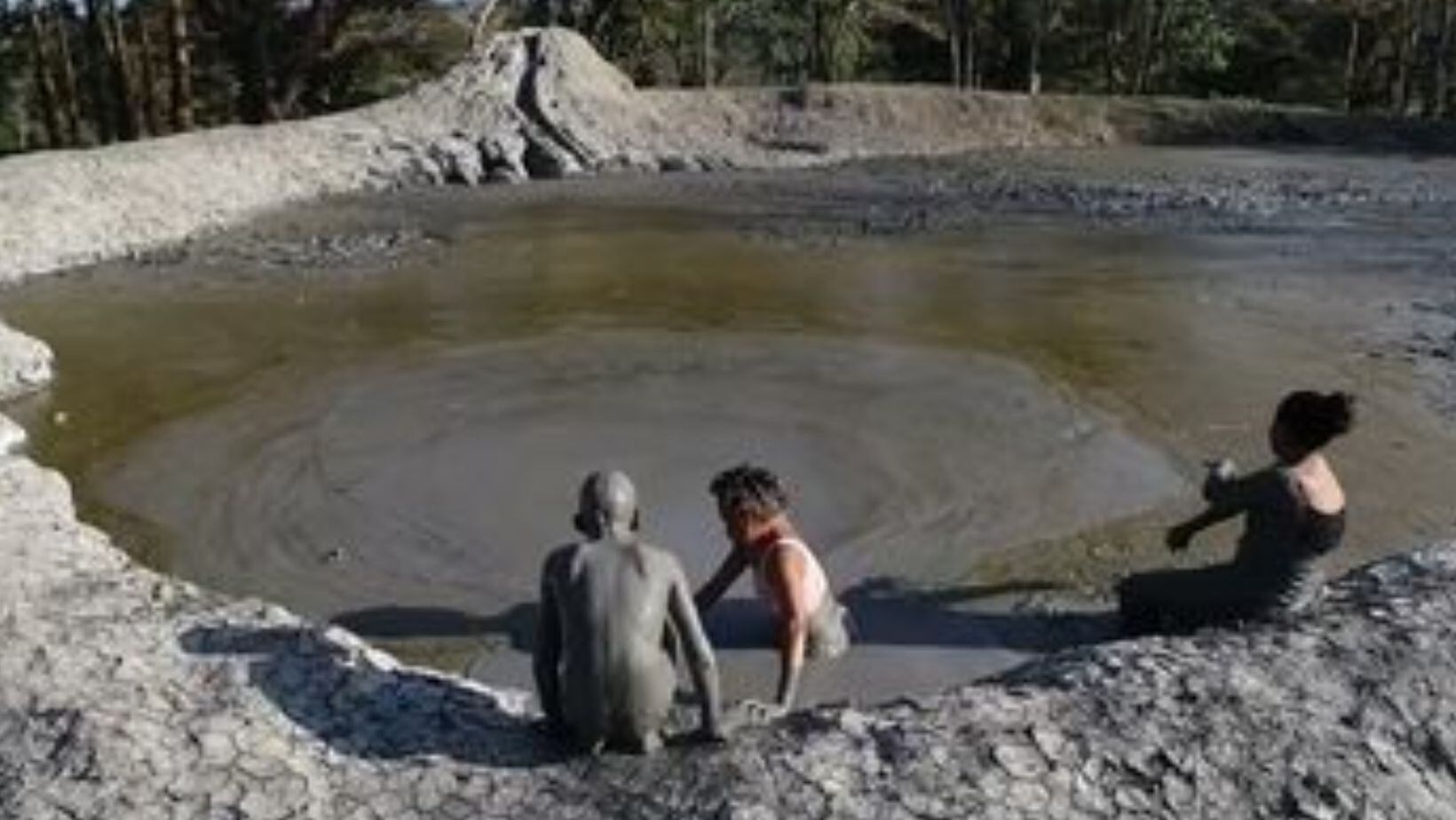 Un recorrido por el pueblo antioqueño con bosques tropicales frondosos y curiosos volcanes de lodo; queda a 3 horas de Montería