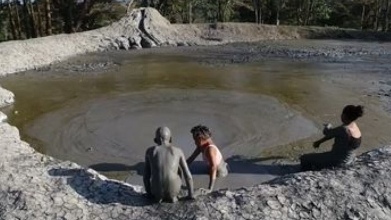 Volcán de lodo Virgen del Cobre