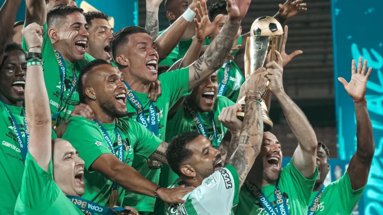 Atlético Nacional levantando el título de la Copa BetPlay 2025
