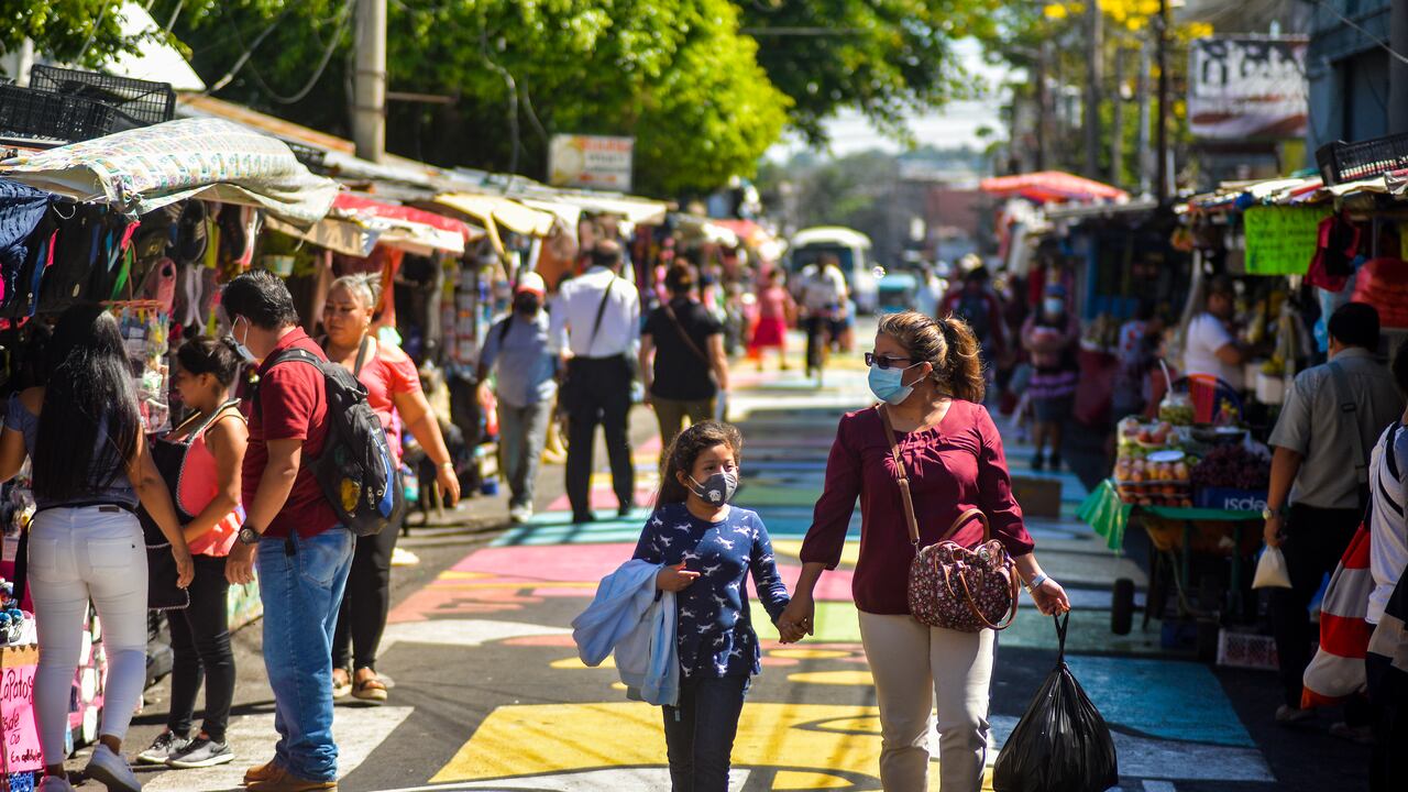 Mujeres en América Latina. (Photo by Camilo Freedman/APHOTOGRAFIA/Getty Images)