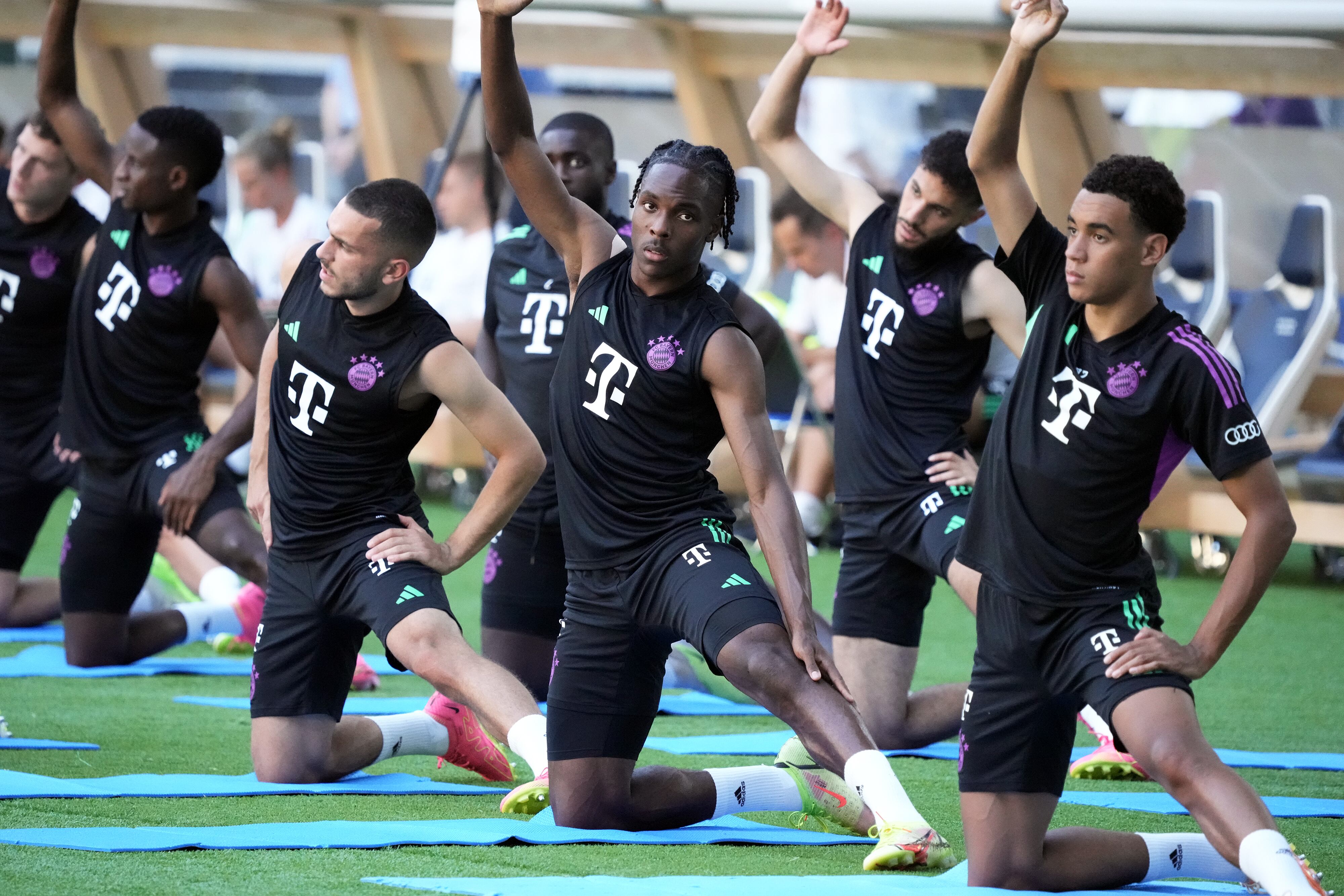 Bayern Muenchen Press Conference & Training Session