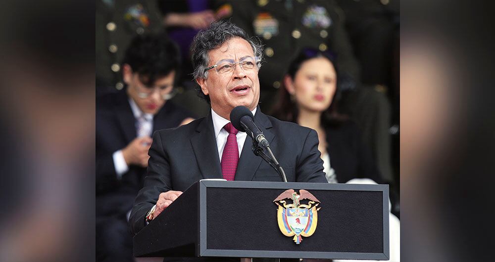 Al quedarse sin discurso político por la aprobación de la reforma laboral, el mandatario ahora impulsará una constituyente. 