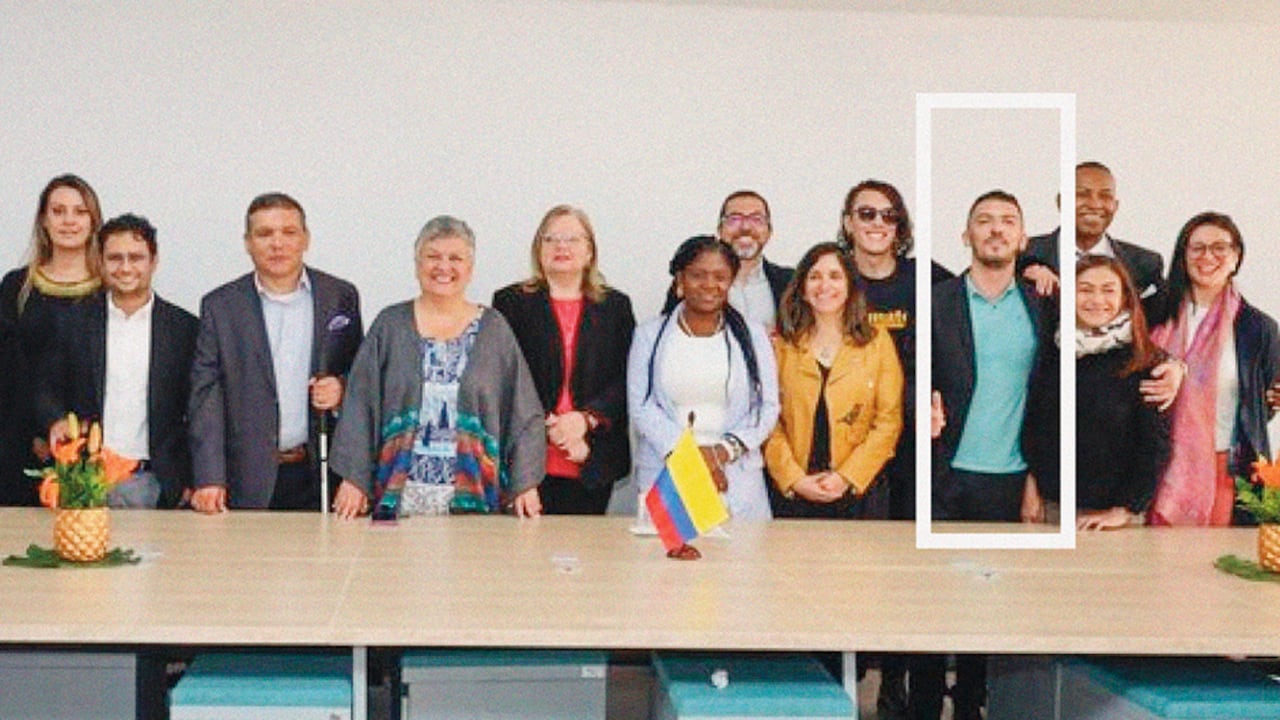 El viceministro de Diversidades, Juan Carlos Florián, tiene varios videos pornográficos para la comunidad LGBTI en internet.