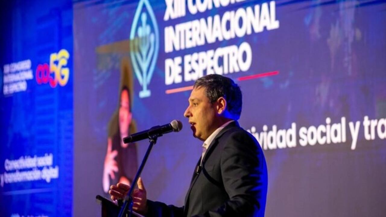 Mauricio Lizcano, Ministro de las Tic, explicó la ausencia de Petro en el Chocó.