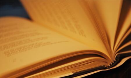 La escritora y poeta nicaragüense Gioconda Belli, quien participó en el acto por videollamada, comentó que en su país documentaron que recién en los años 1960 se empezó a hablar de las mujeres en espacios editoriales y periodístico culturales.