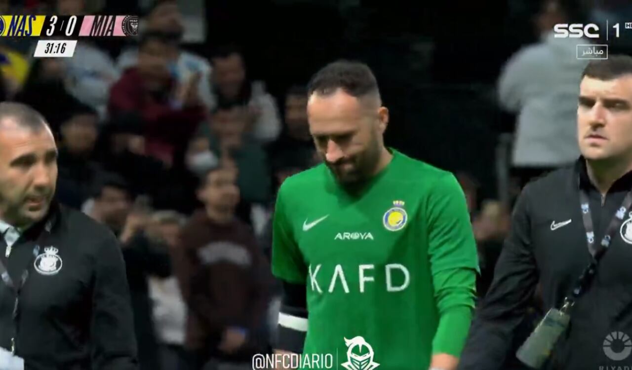 David Ospina se retiro anticipadamente del campo por lesión