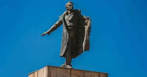 La plaza central de Pasto se destaca por la ausencia de Bolívar. En su lugar está la estatua de Antonio Nariño.