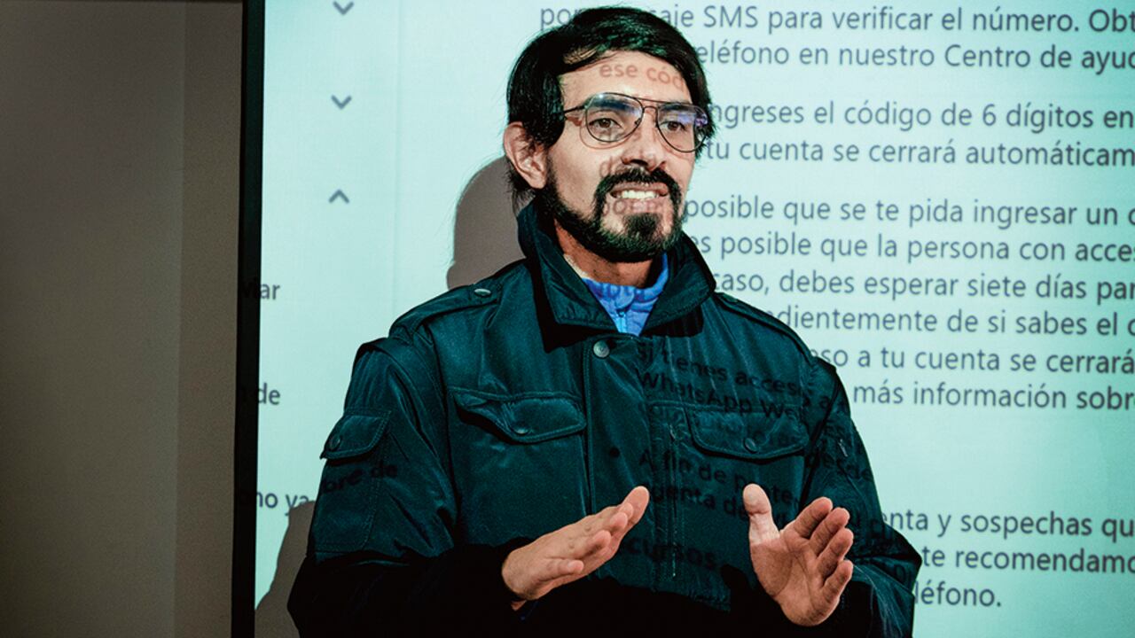 Según Daniel Ríos, forense digital, cuando secuestran una cuenta de WhatsApp van detrás de los contactos para pedirles plata.