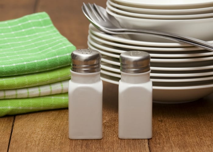 En lo posible elige alternativas libres de Sodio de los alimentos que compras normalmente. Evita las comidas procesadas como papas fritas, comidas congeladas, carne de cerdo, etc. En vez de la sal, escoge hierbas y especias para darle sabor a tus comidas. Foto: Stock.xchng.