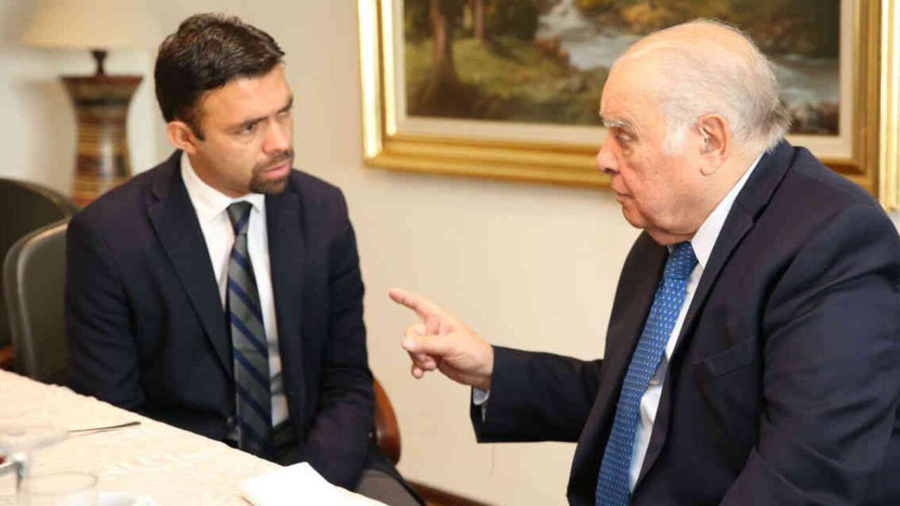 Enrique Iglesias y Juan Pablo Pozo.