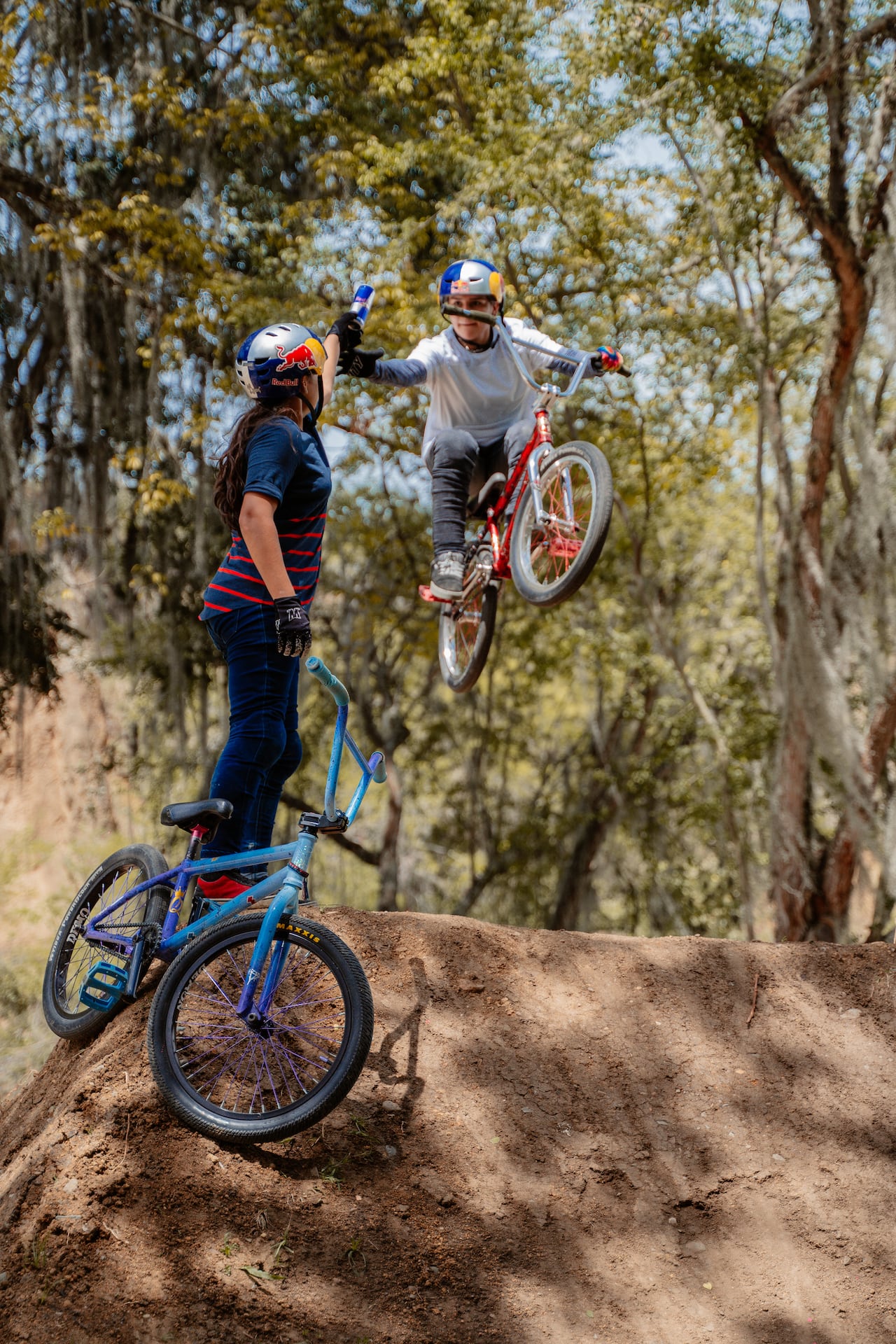 Queen Surley y Liz Saray, las gemelas colombianas del BMX freestyle