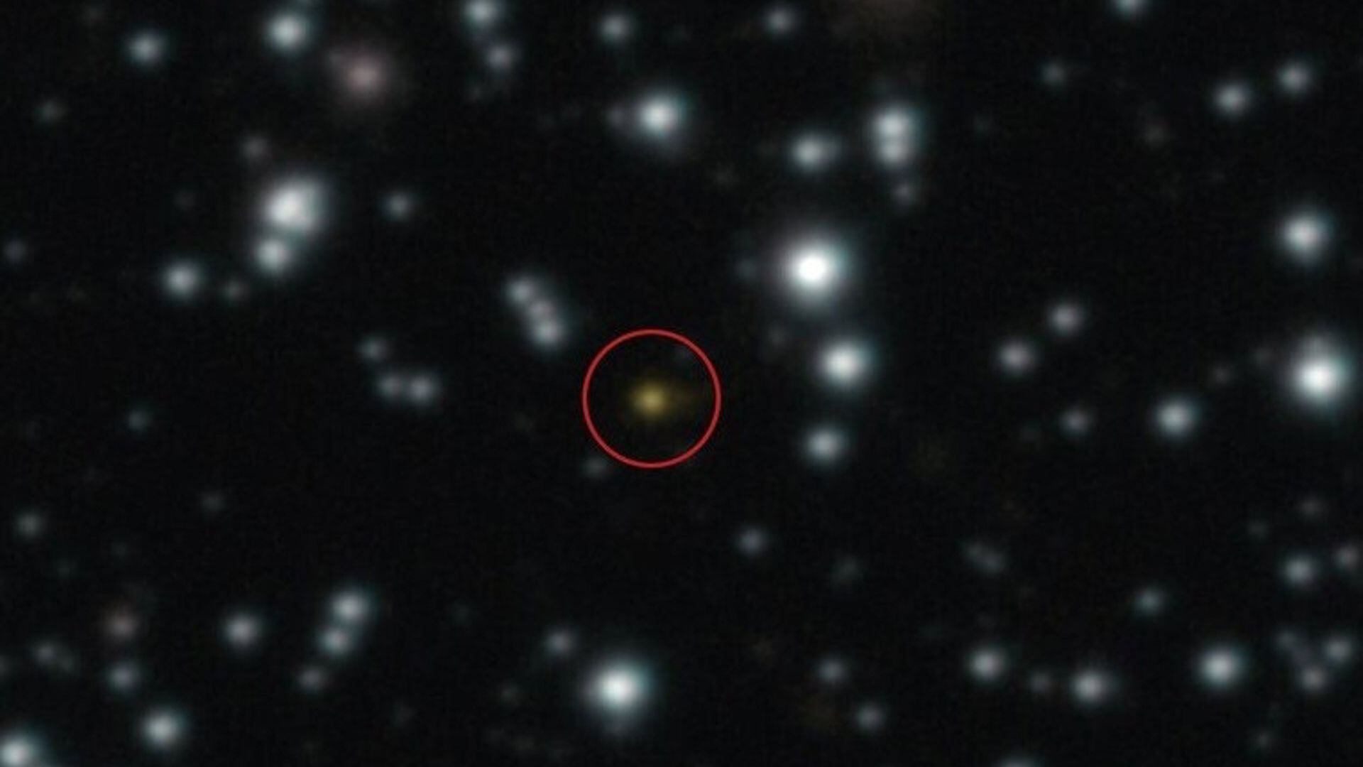 Este evento es único en la historia de la astronomía, pues los GRB suelen durar segundos o minutos, no un día entero.