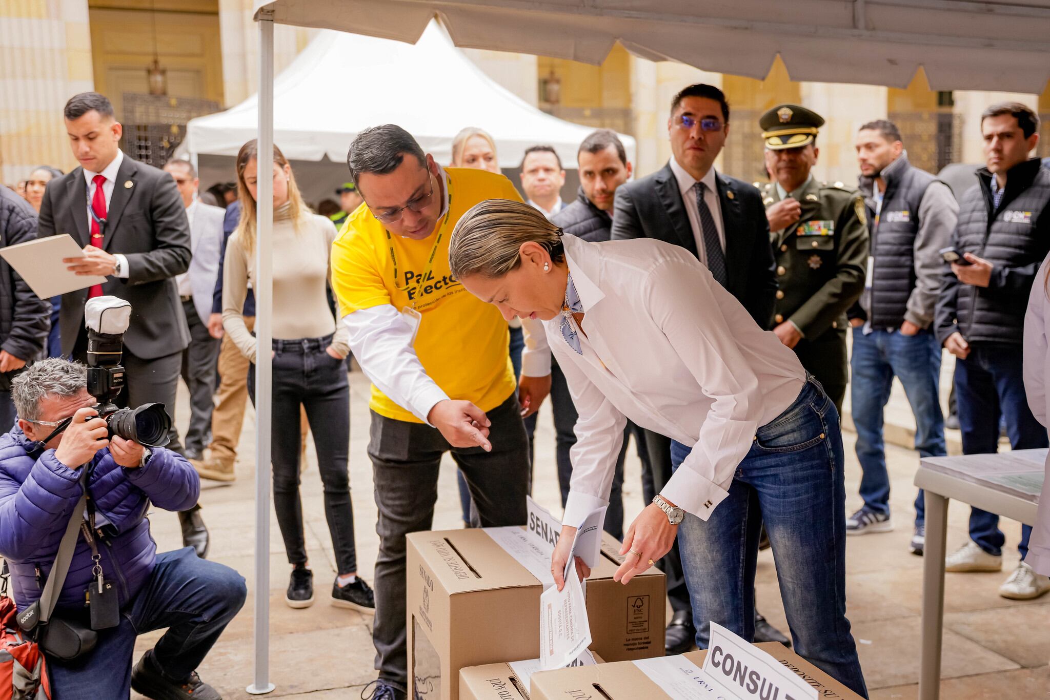 Verónica Alcocer, en Bogotá, durante las elecciones del 8 de marzo de 2026