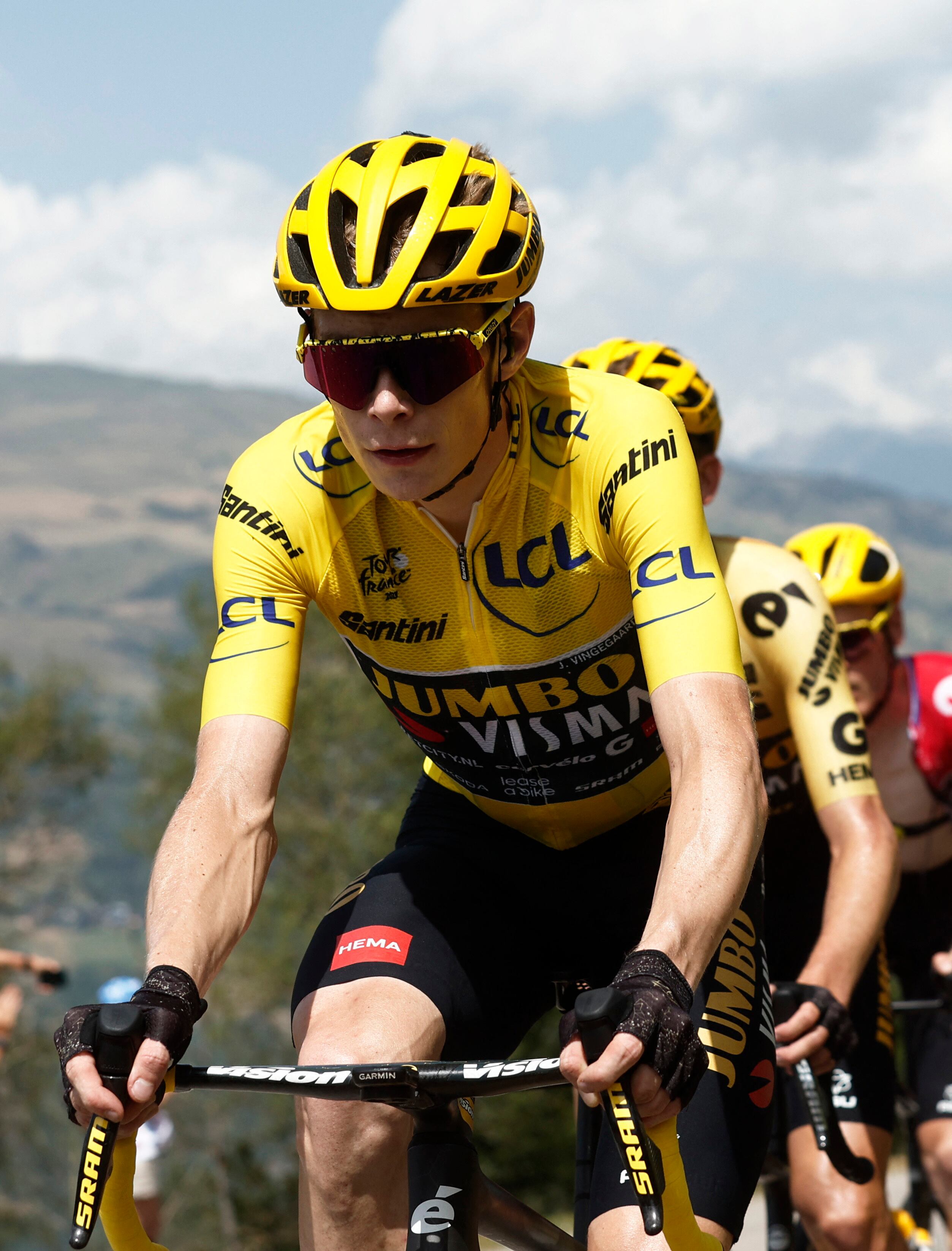 Cycling - Tour de France - Stage 17 - Saint-Gervais Mont Blanc to Courchevel - France - July 19, 2023 Team Jumbo–Visma's Jonas Vingegaard in action with riders during stage 17 REUTERS/Benoit Tessier