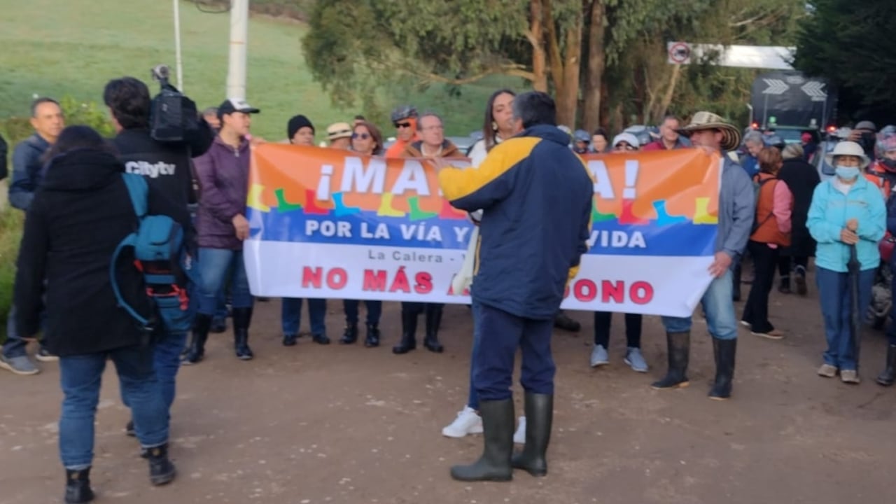 Los habitantes le exigen a la Gobernación de Cundinamarca y a la Alcaldía de La Calera la pavimentación inmediata de esta vía.