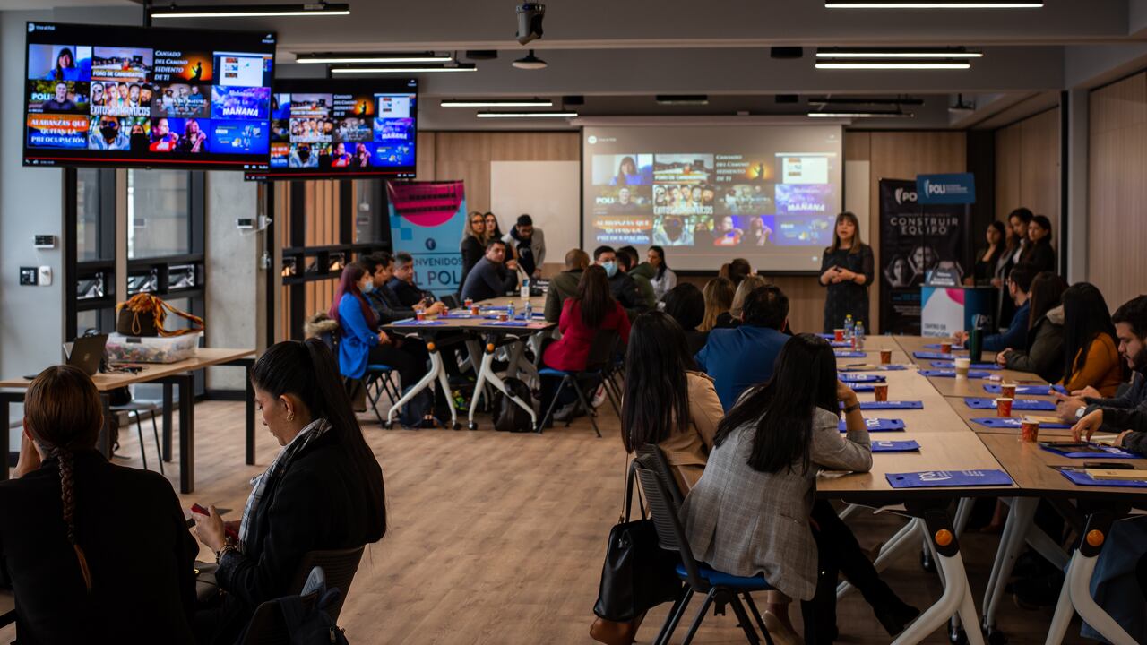 Por medio de la educación virtual el Politécnico Grancolombiano logrado graduar a más de 110.000 mil estudiantes de todo el territorio nacional en 16 años.