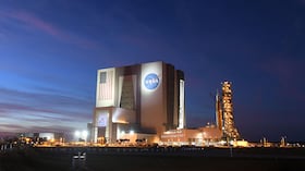 La NASA aplaza a 2028 que el ser humano vuelva a pisar la superficie de la Luna tras más de 50 años.