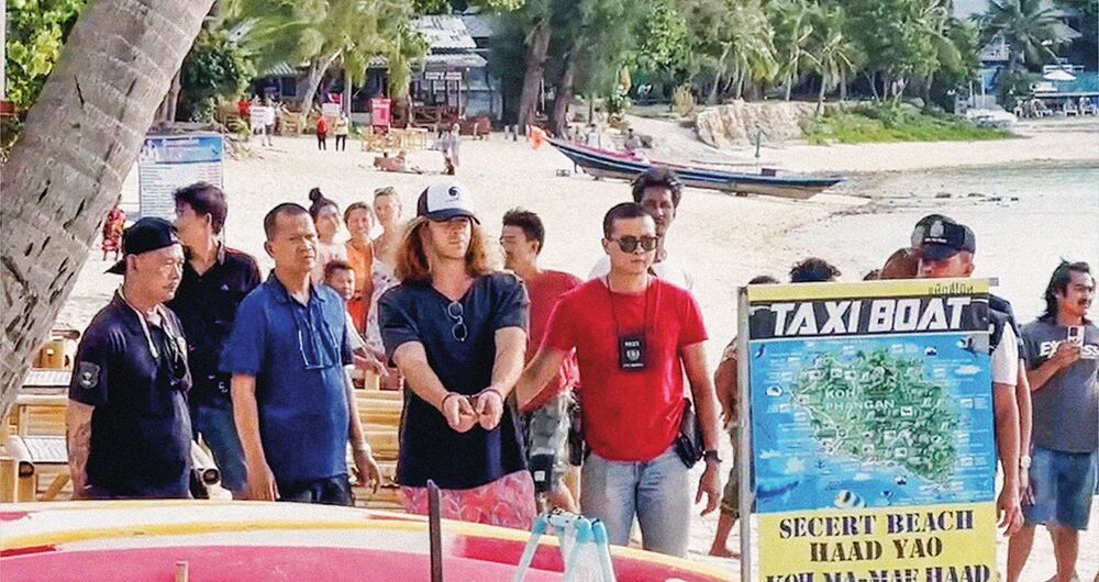 “Daniel tiró todas las cosas de Edwin, menos el dinero”, agregó uno de los oficiales que contó que encontraron 80.000 dólares y una cadena de oro.