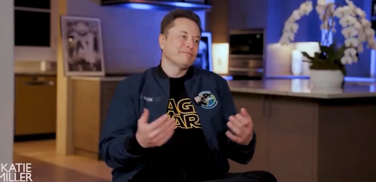 El empresario afirmó que muchos avistamientos podrían explicarse como tecnología avanzada creada por humanos, no fenómenos alienígenas.