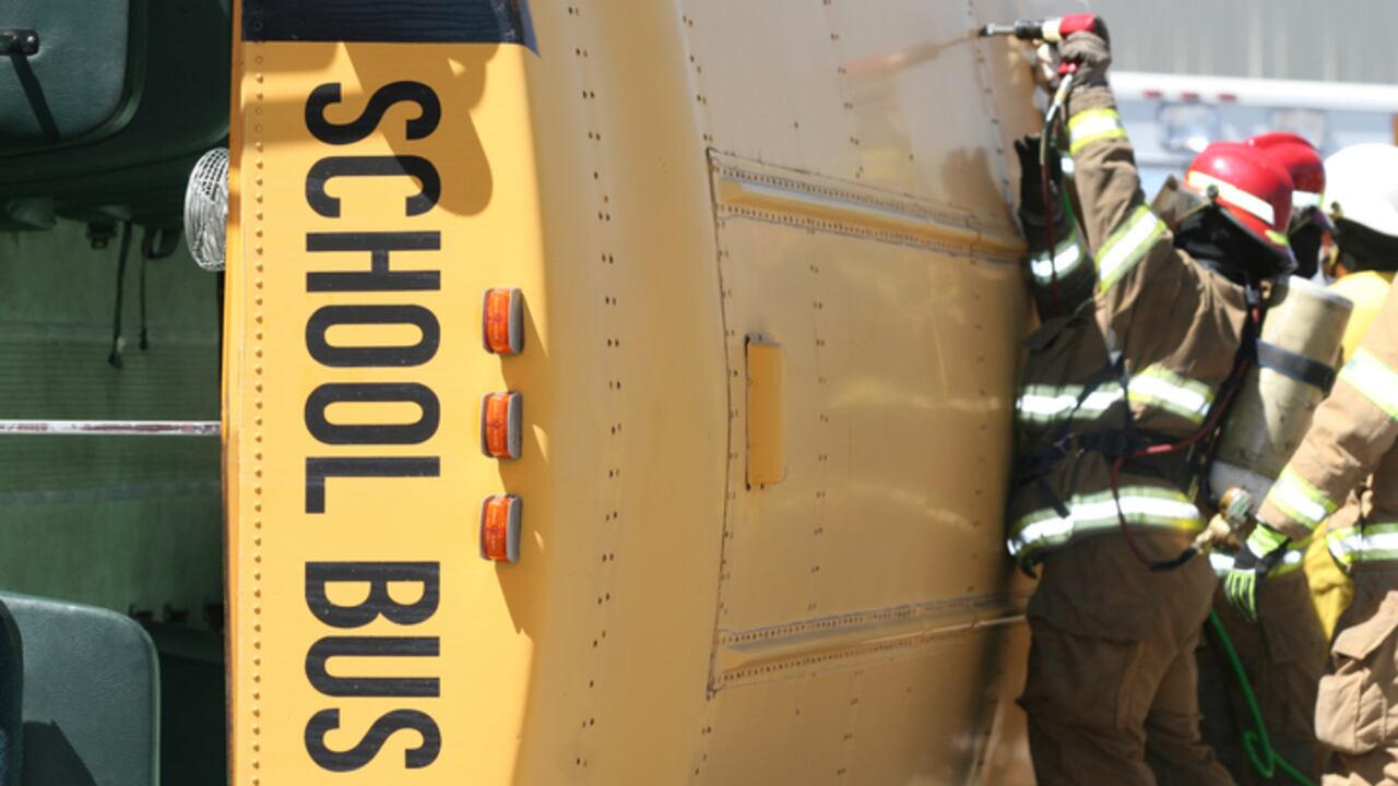 El autobús tuvo un accidente, aunque ningún estudiante resultó herido o necesitó atención médica y no hubo otros vehículos involucrados.