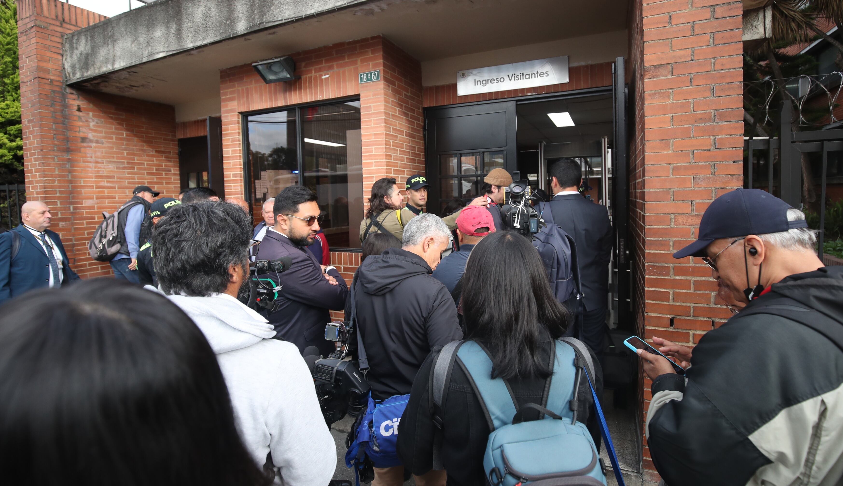 Complejo Judicial de Paloquemao ya ingrese Juicio de Álvaro Uribe julio 28 2025 Bogotá